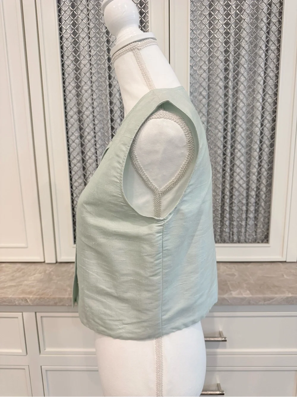 Julia Amory 100% linen Blair Sleeveless Vest Top in Ice Blue- size medium - Picture 5 of 7
